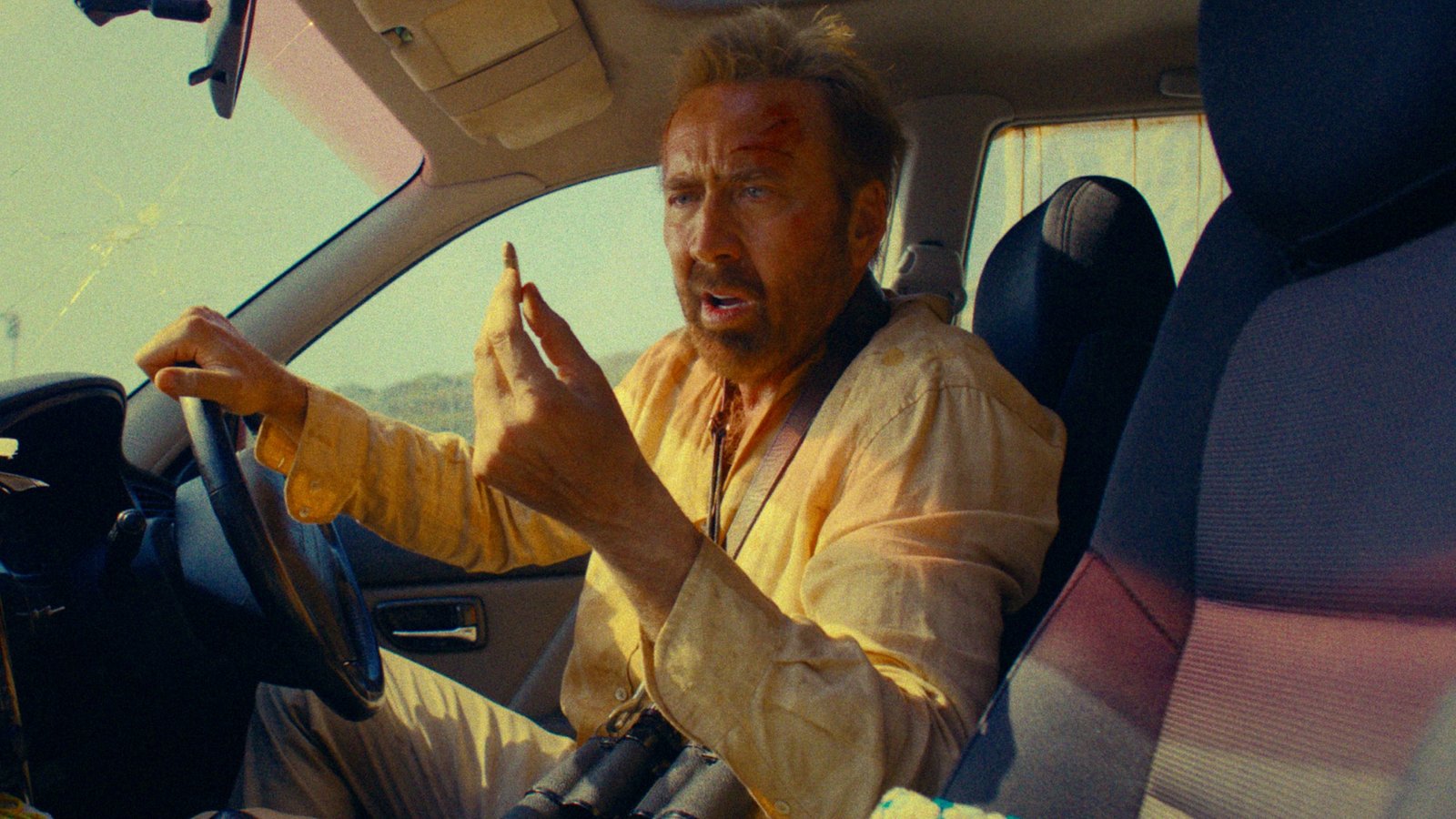 Nicolas Cage teljesen megőrül, mi pedig vele tartunk a tébolydába – A szörfös