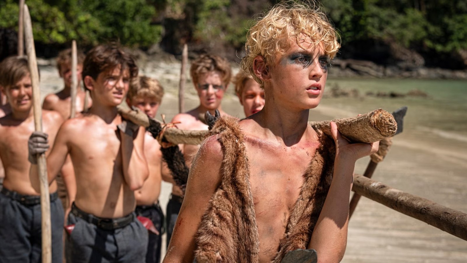 A Kamaszok írója letaglózó sorozatként élesztette újra A legyek urát