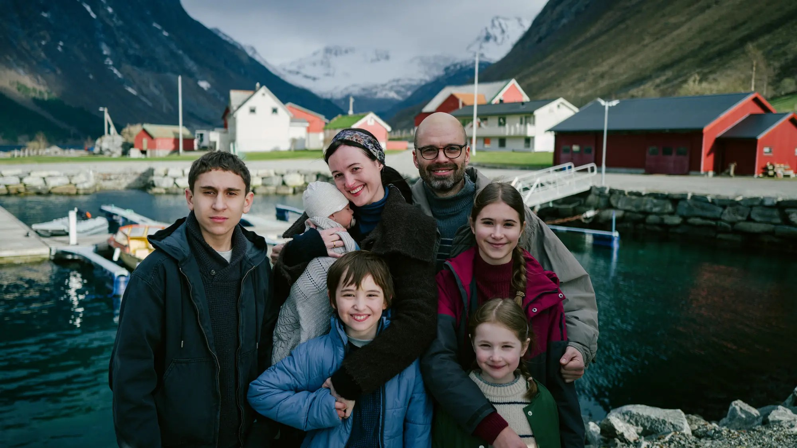Egy kézrecsapás, egy lila folt – Fjord (2026)
